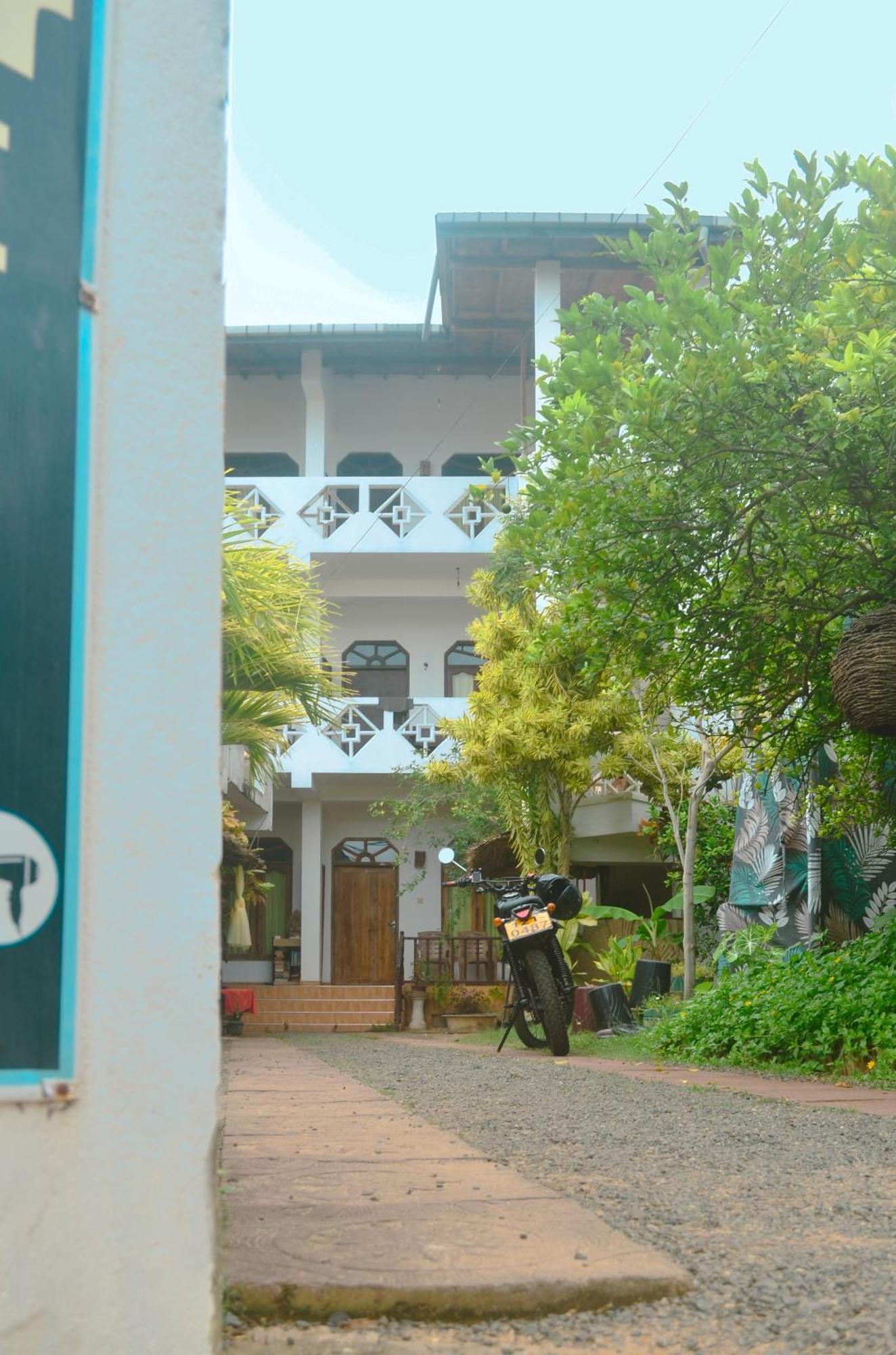 Glow Accommadation Tangalle Exterior photo